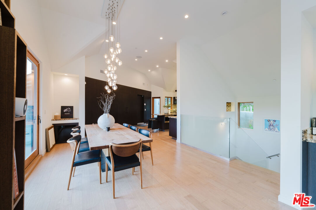10110 Cielo Dr