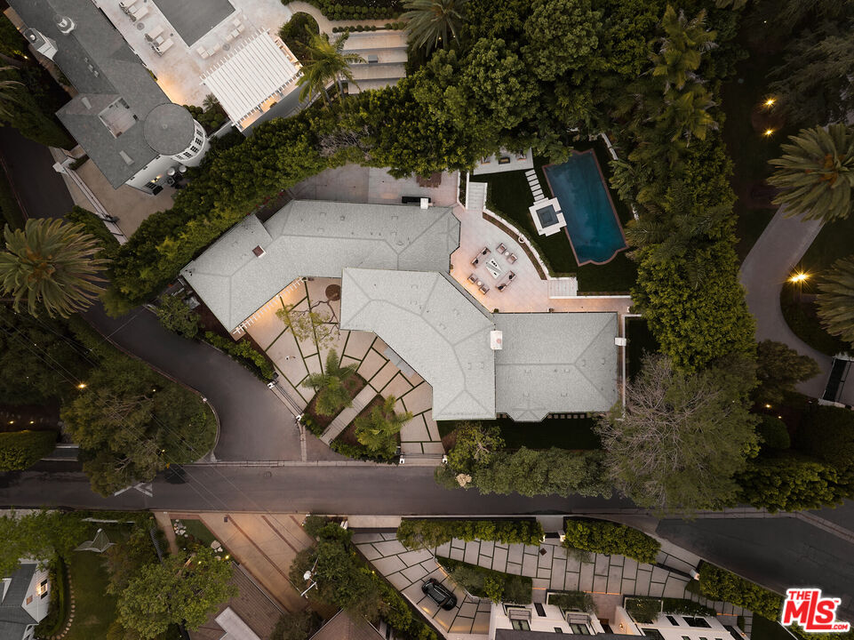 31 Oakmont Dr