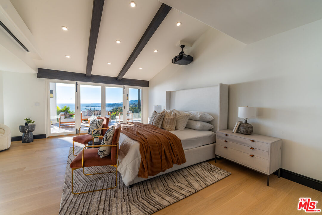21607 Rambla Vista Dr