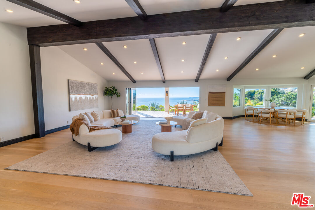 21607 Rambla Vista Dr