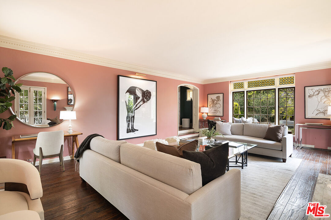 1259 N Doheny Dr
