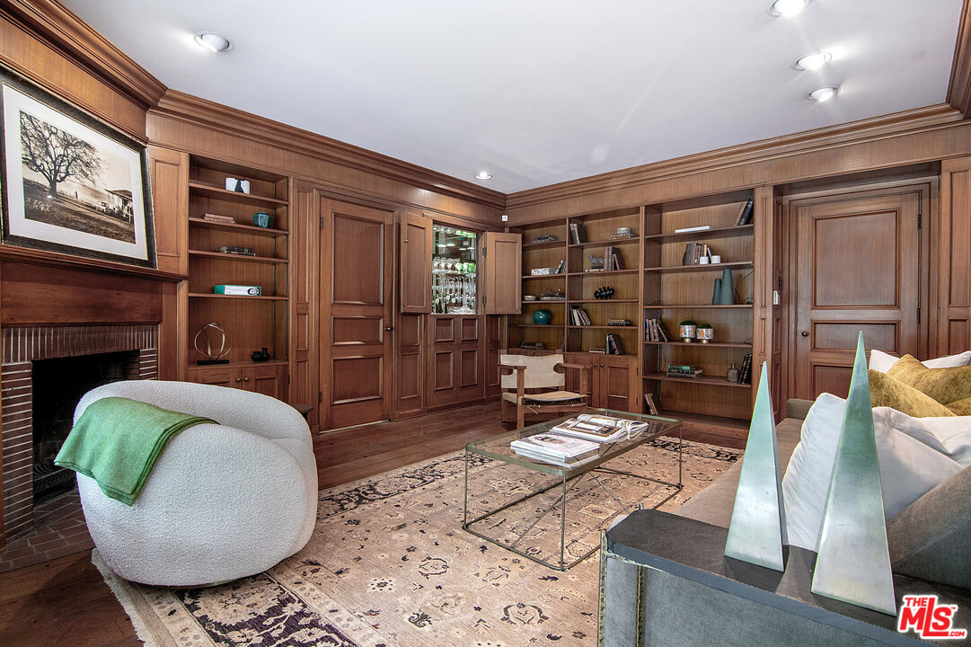 1259 N Doheny Dr