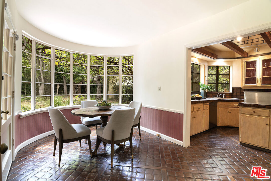 1259 N Doheny Dr