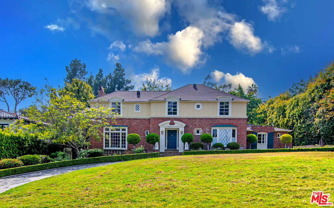1259 N Doheny Dr