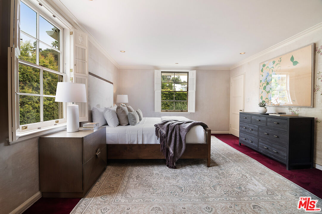 1259 N Doheny Dr