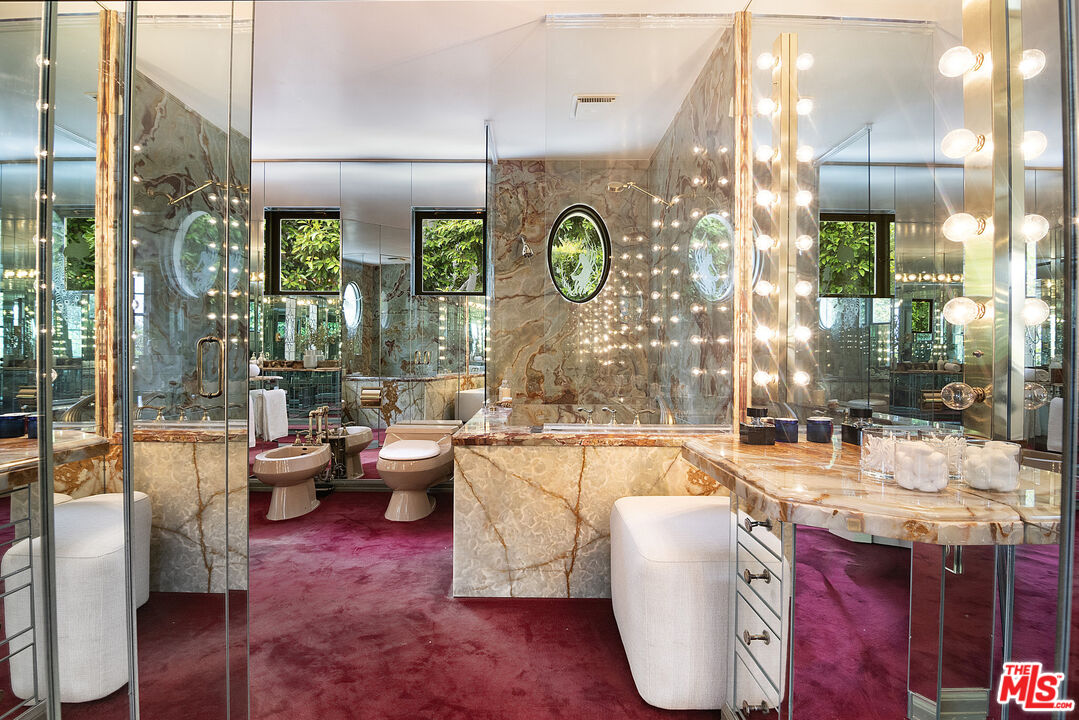 1259 N Doheny Dr