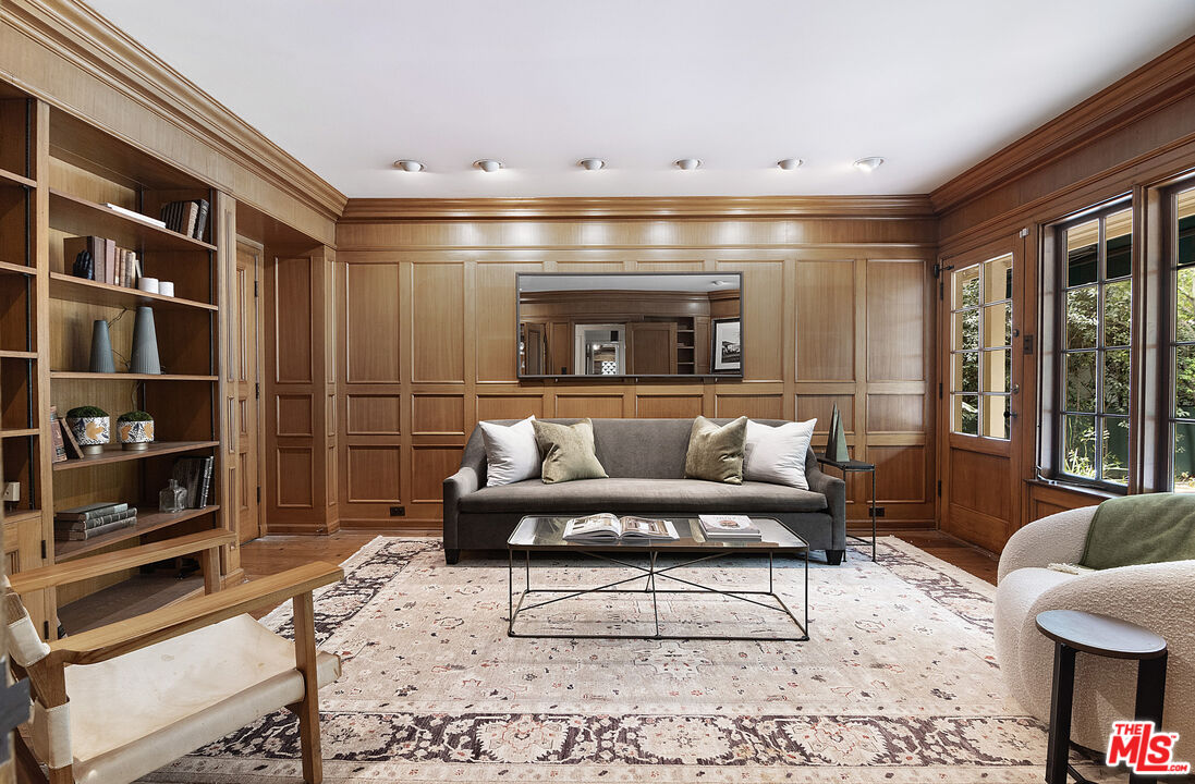 1259 N Doheny Dr