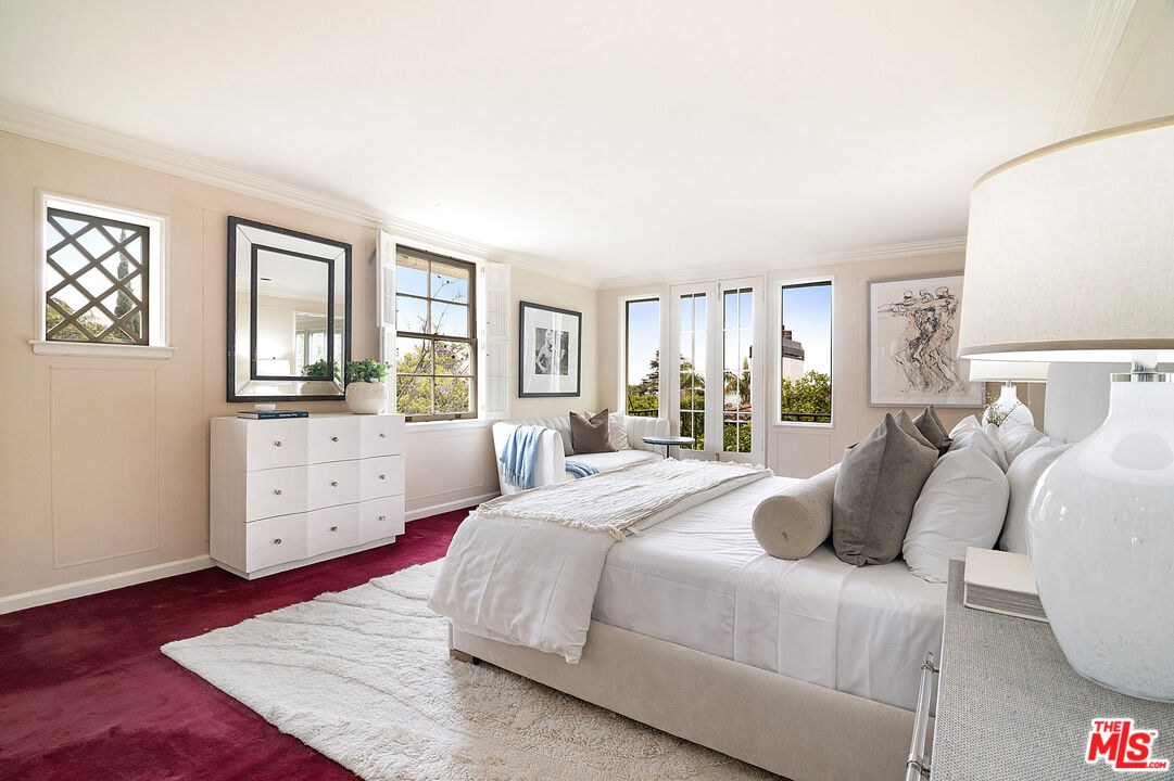 1259 N Doheny Dr