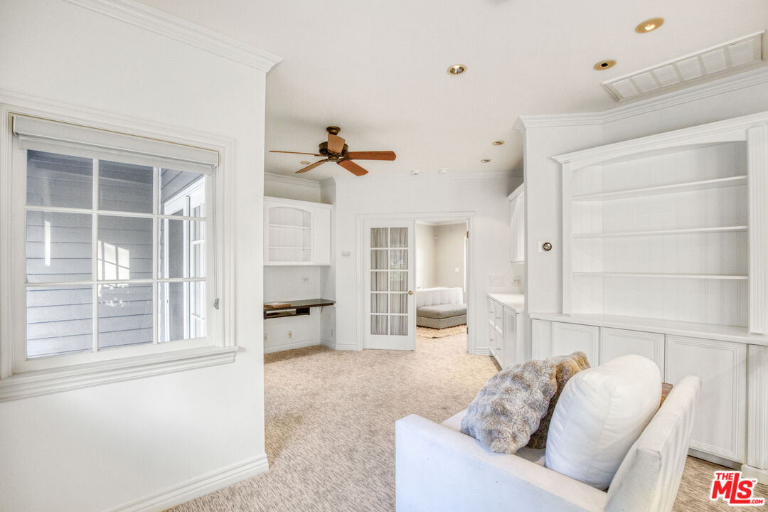 3690 Crownridge Dr