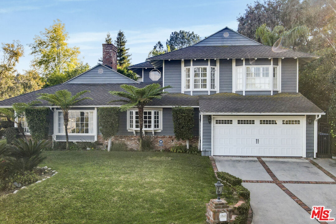 3690 Crownridge Dr