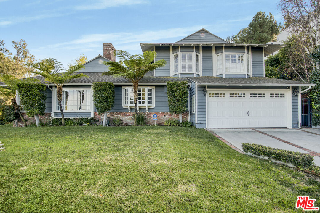 3690 Crownridge Dr