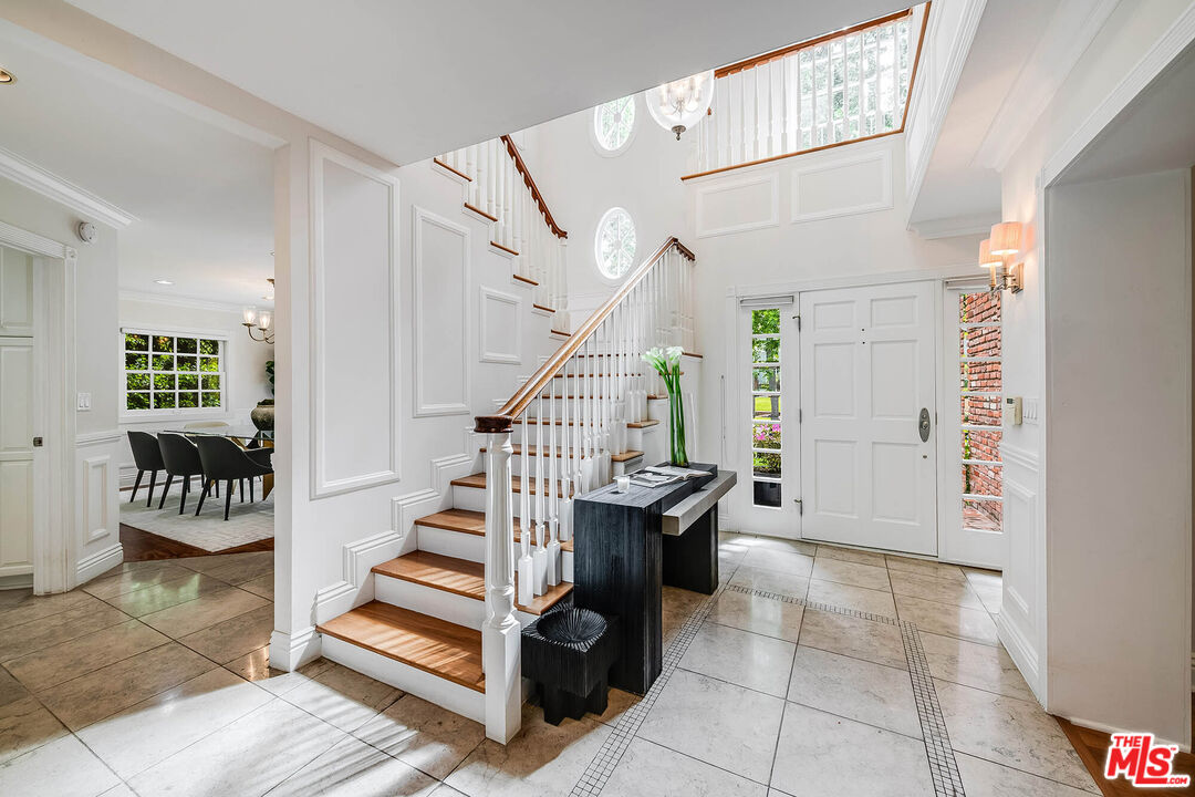 547 Loring Ave