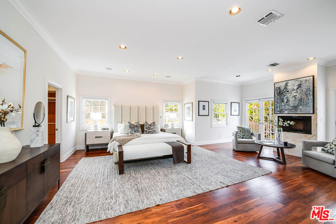 547 Loring Ave