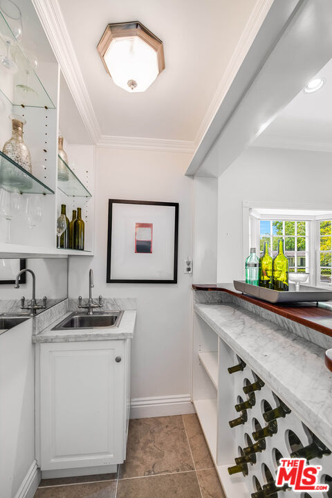 547 Loring Ave