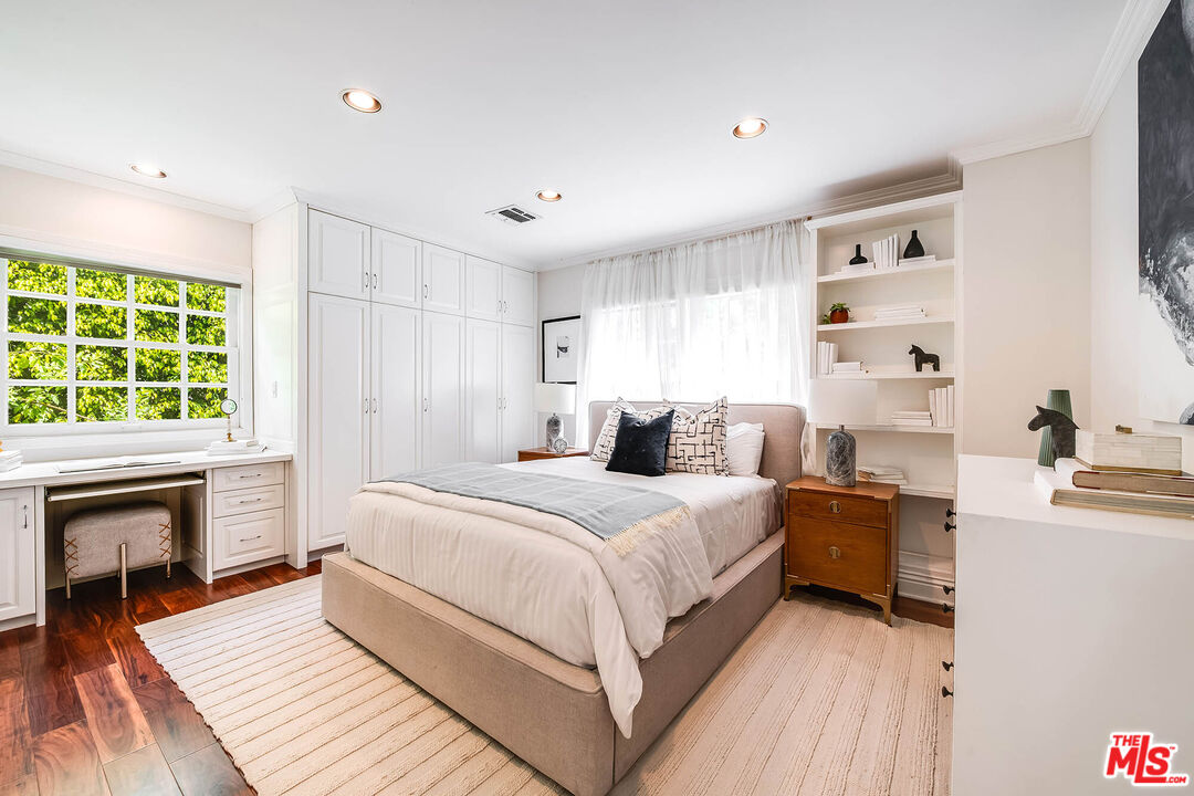 547 Loring Ave