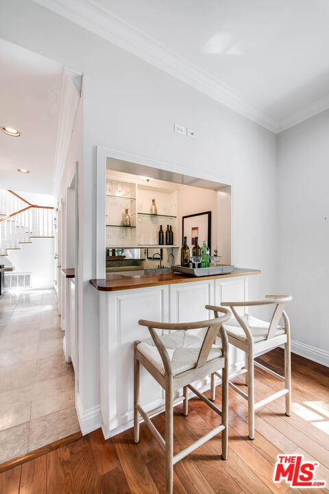 547 Loring Ave