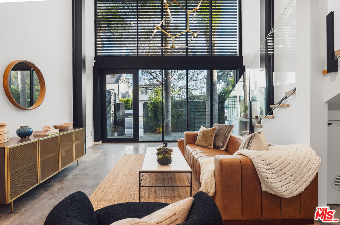 303 Venice Way