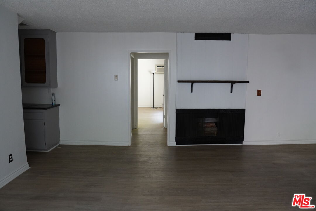 912 Hilldale Unit: 3