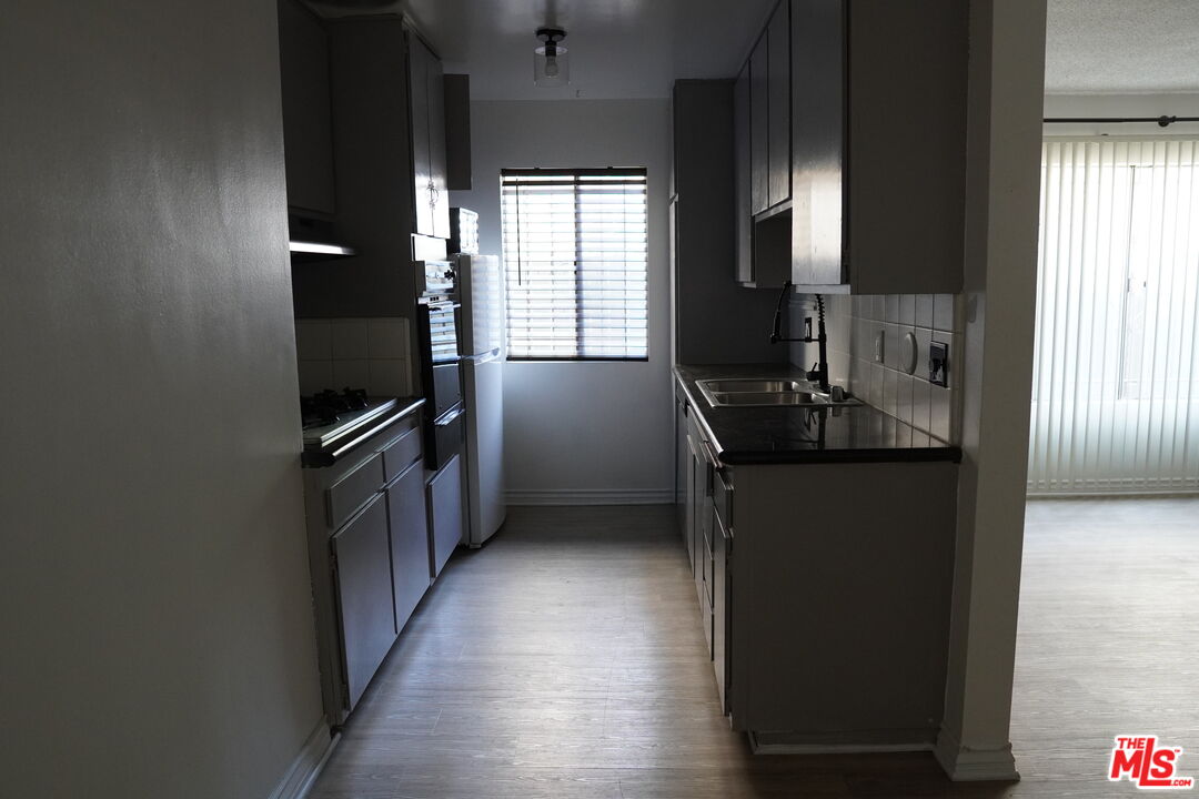 912 Hilldale Unit: 3