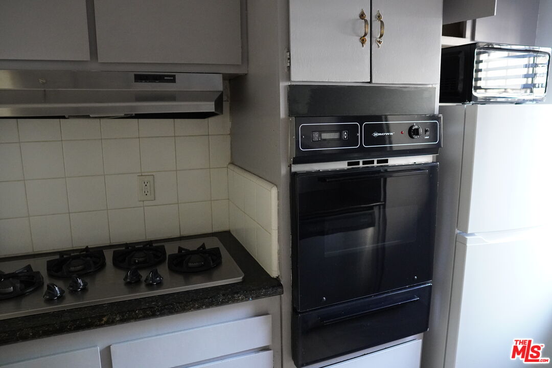 912 Hilldale Unit: 3