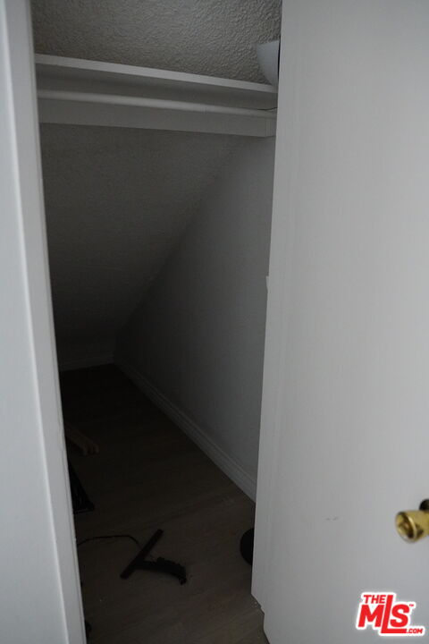 912 Hilldale Unit: 3