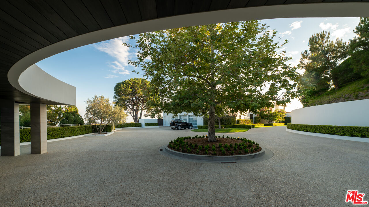 9966 Beverly Grove Dr