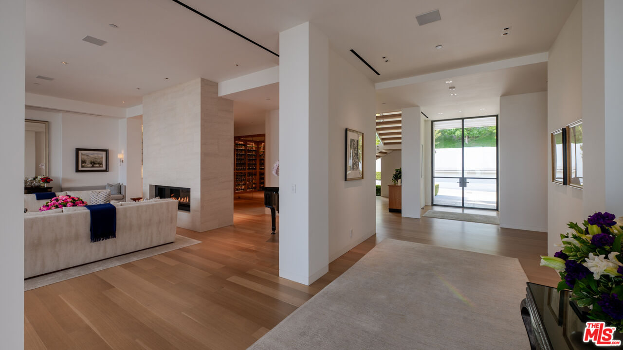 9966 Beverly Grove Dr