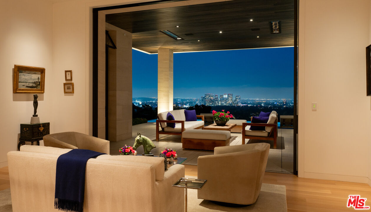 9966 Beverly Grove Dr