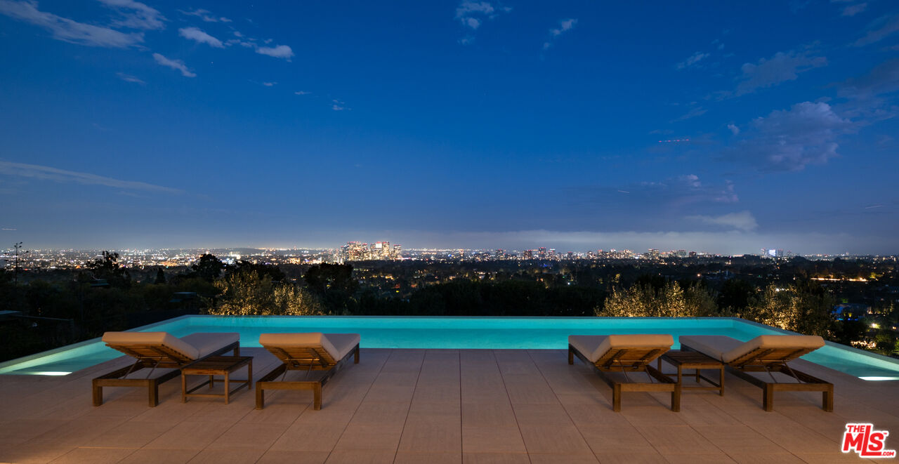 9966 Beverly Grove Dr