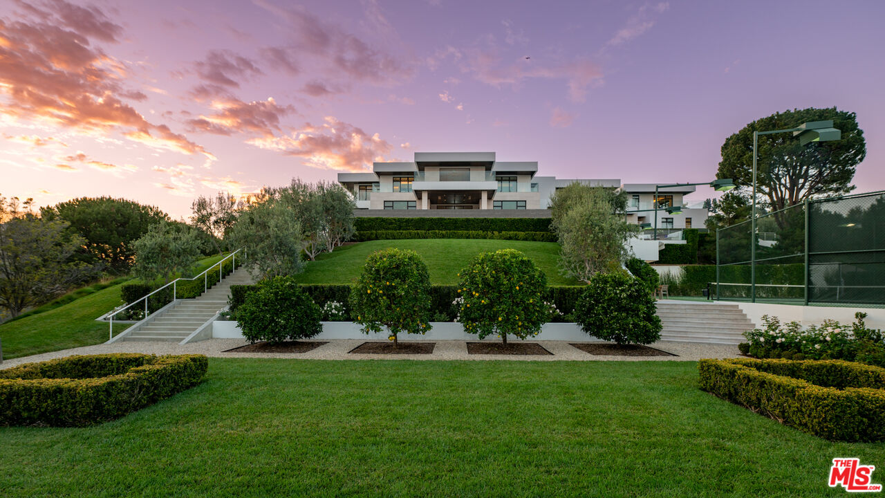 9966 Beverly Grove Dr