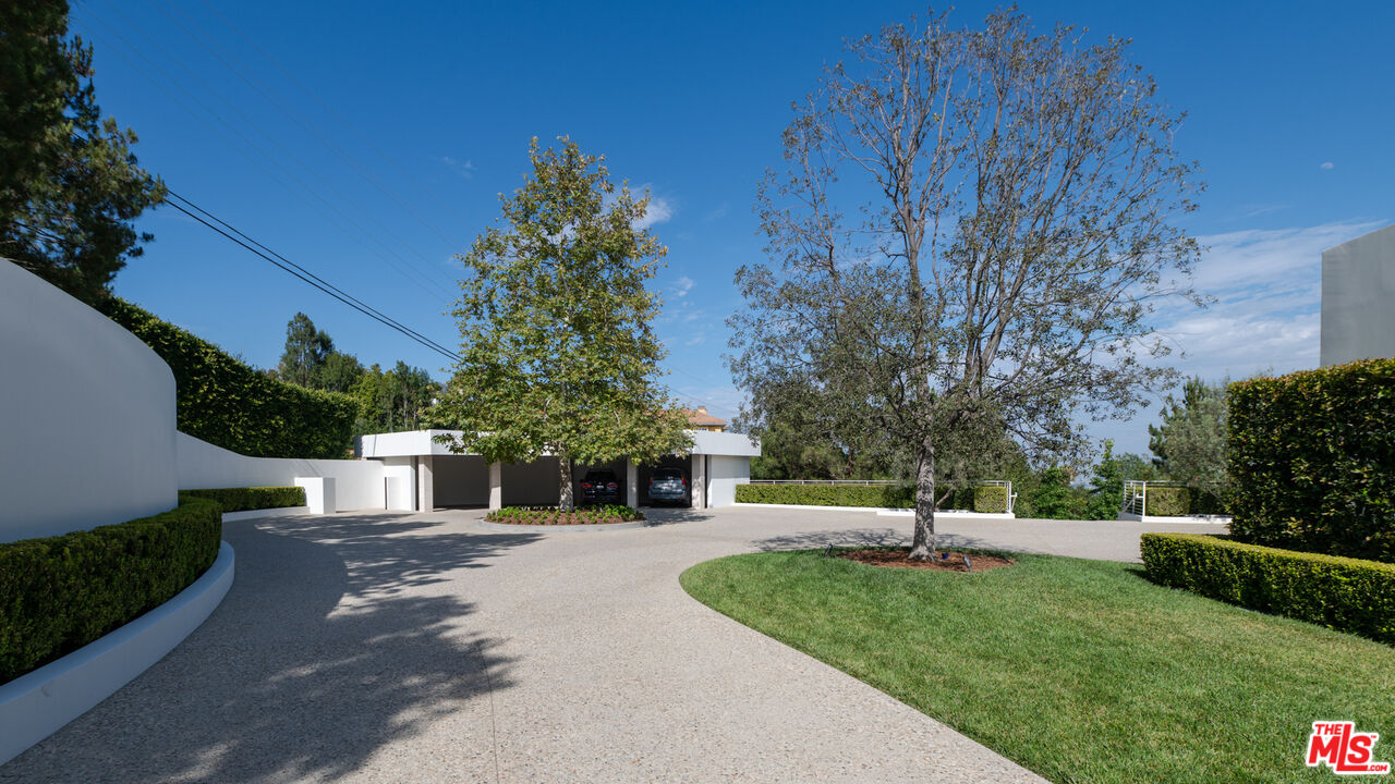 9966 Beverly Grove Dr