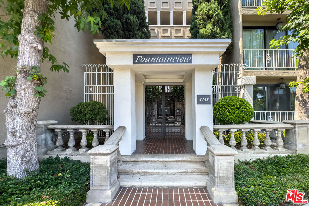 8455 Fountain Ave Unit: 518