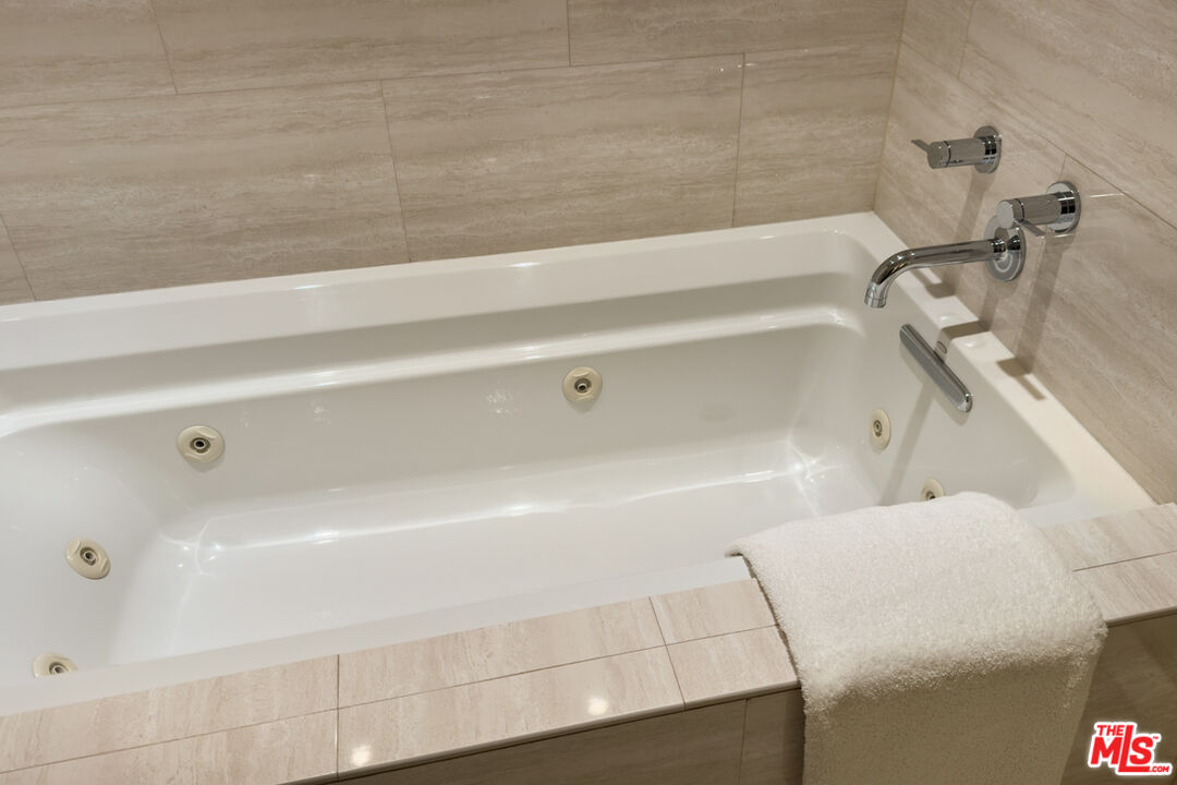 8455 Fountain Ave Unit: 518