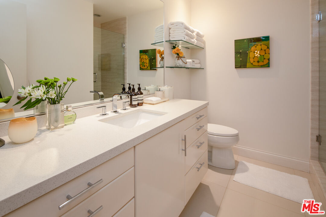8455 Fountain Ave Unit: 518