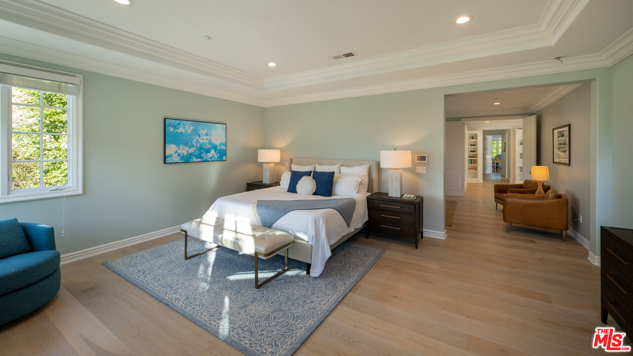 3686 Benedict Canyon Ln