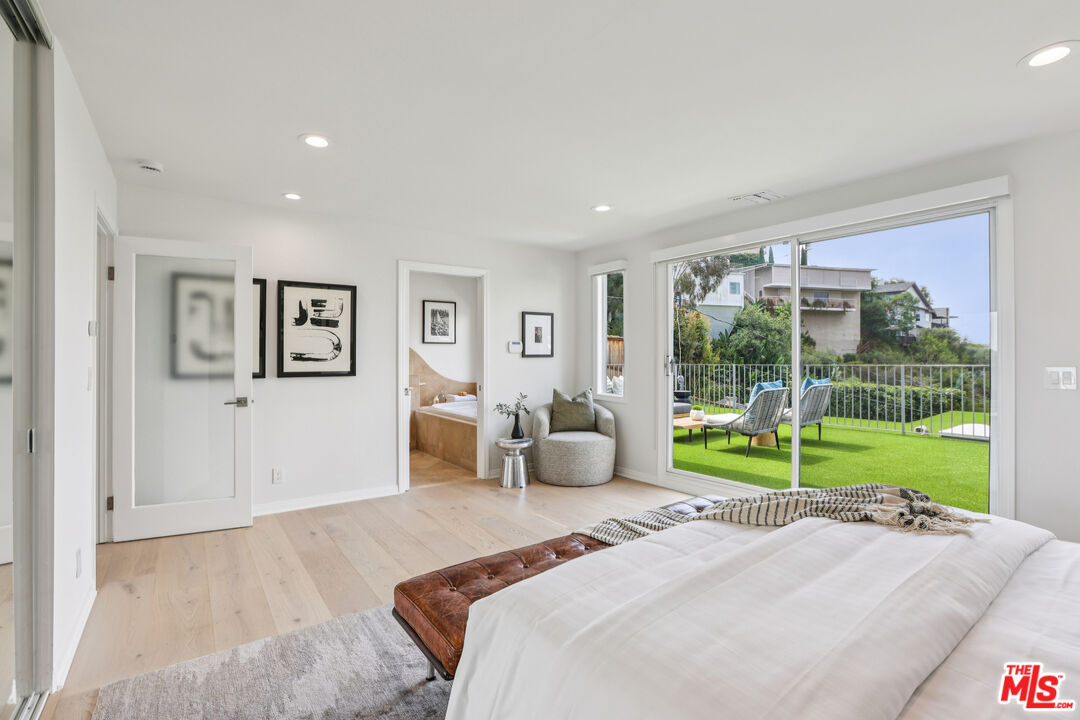 8715 Sunset Plaza Ter