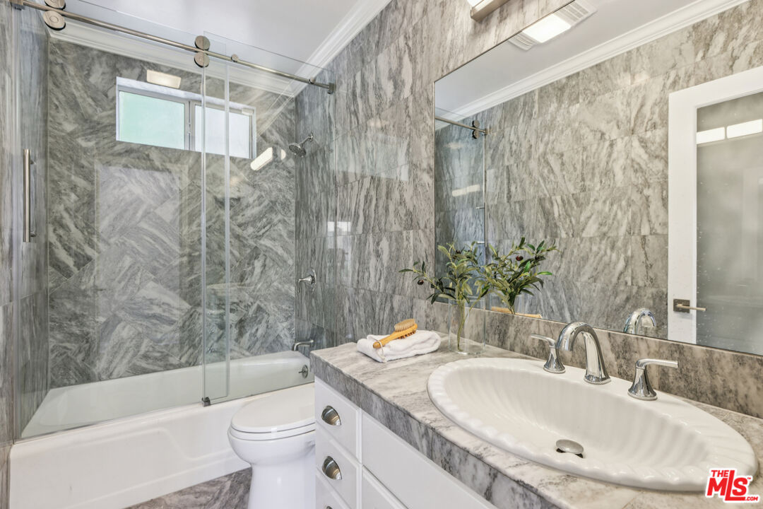 8715 Sunset Plaza Ter