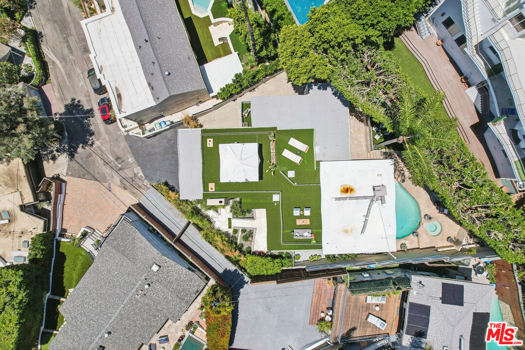 8715 Sunset Plaza Ter