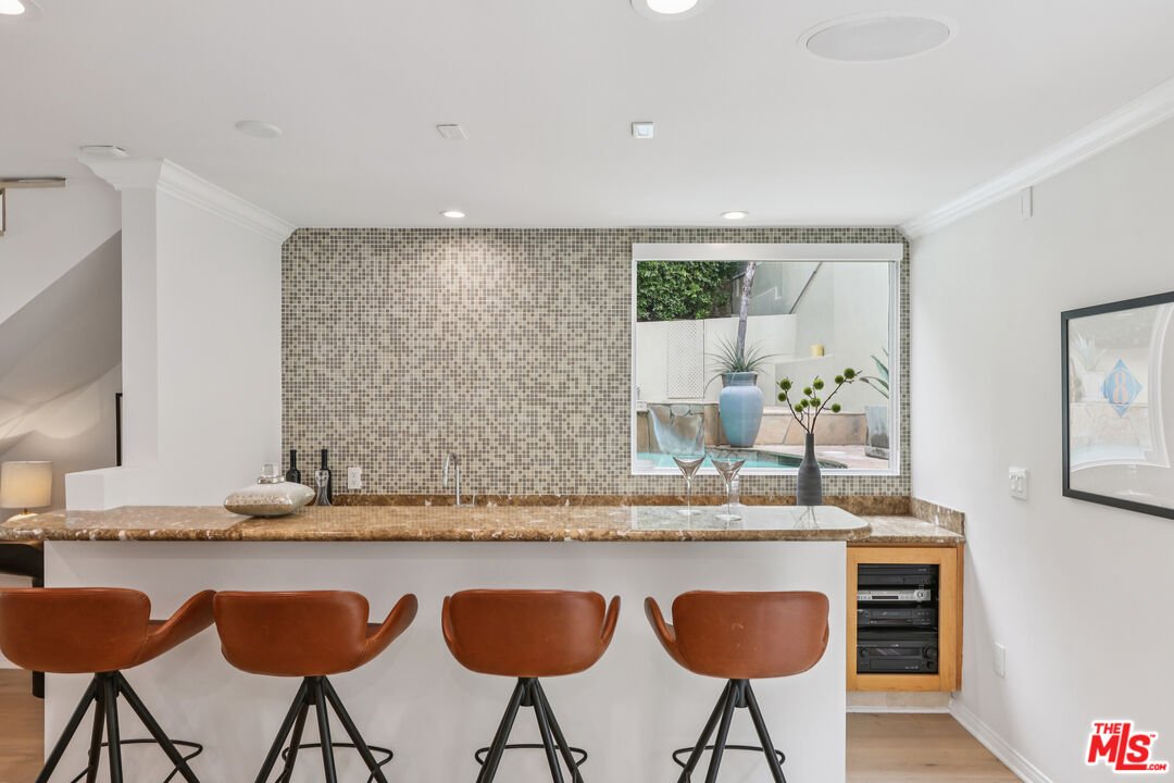 8715 Sunset Plaza Ter