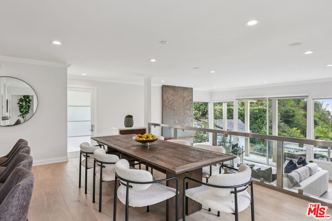 8715 Sunset Plaza Ter