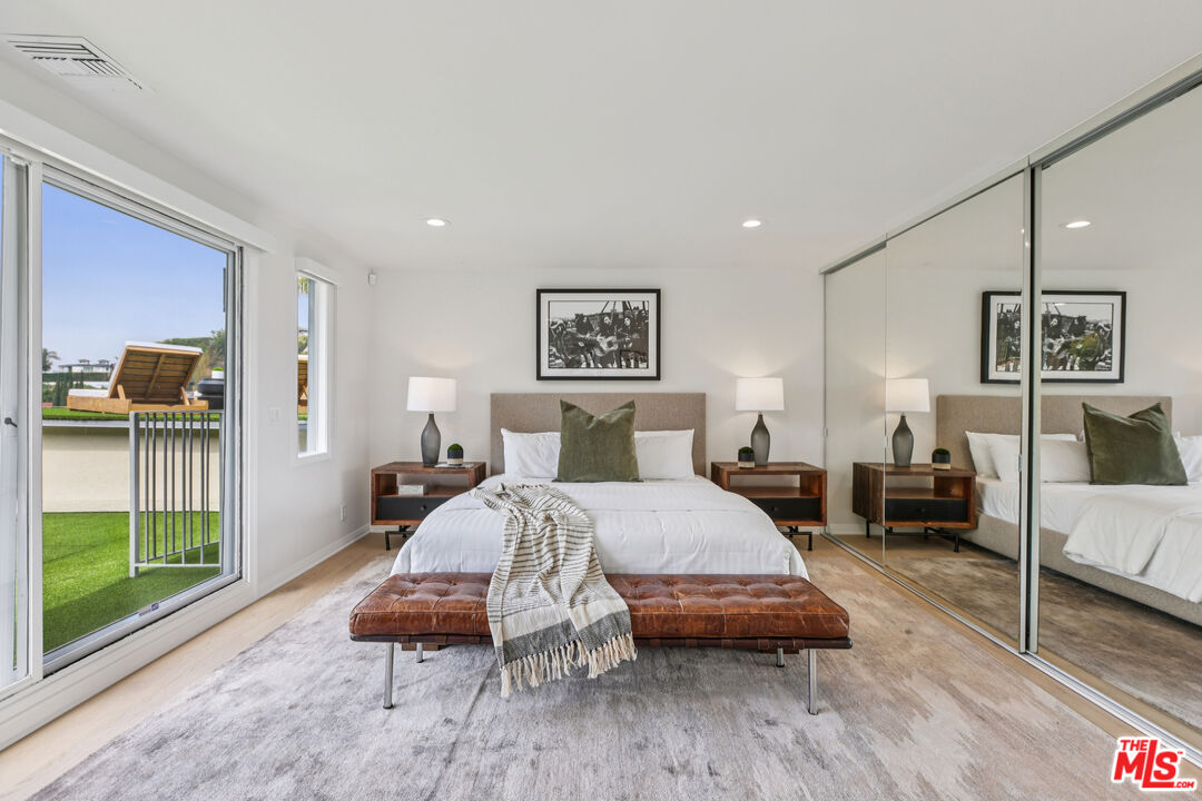 8715 Sunset Plaza Ter