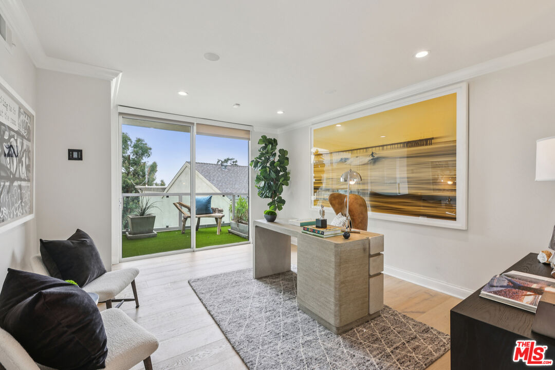 8715 Sunset Plaza Ter