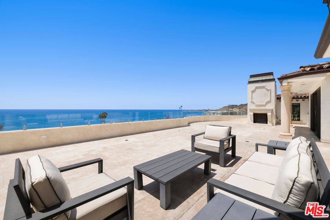 22435 Pacific Coast Hwy