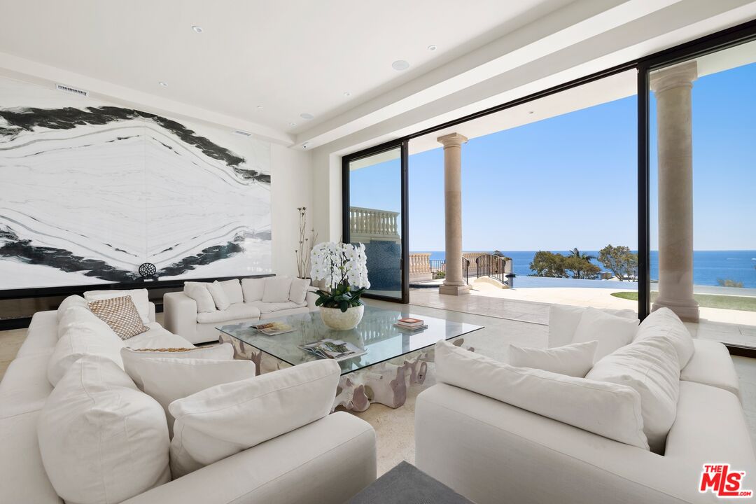 22435 Pacific Coast Hwy