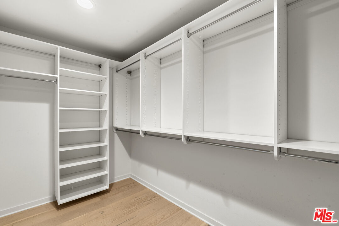 4240 Laurel Canyon Blvd Unit: 105