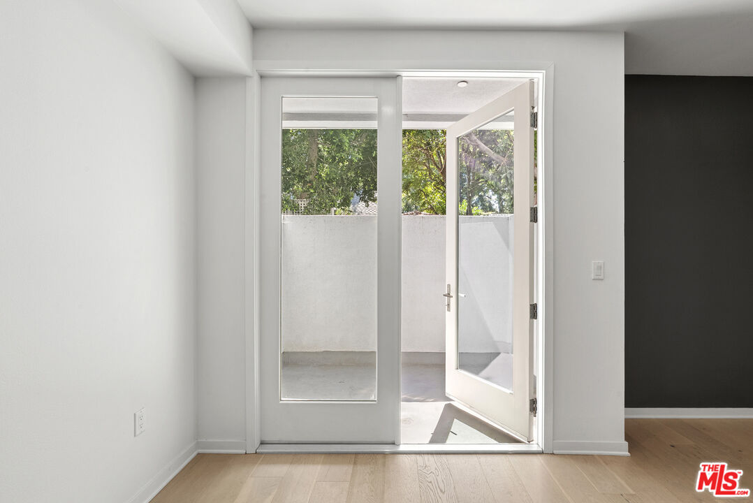 4240 Laurel Canyon Blvd Unit: 105