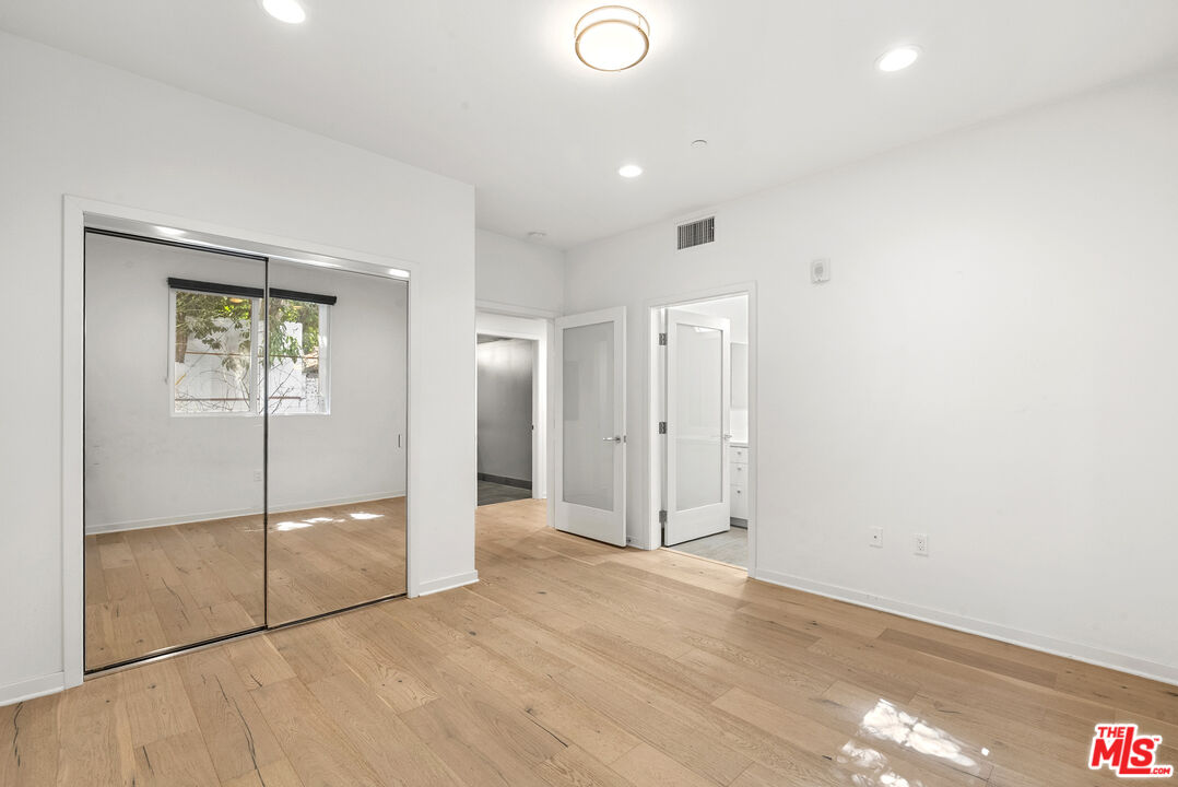 4240 Laurel Canyon Blvd Unit: 105