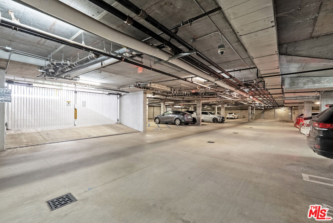 4240 Laurel Canyon Blvd Unit: 105