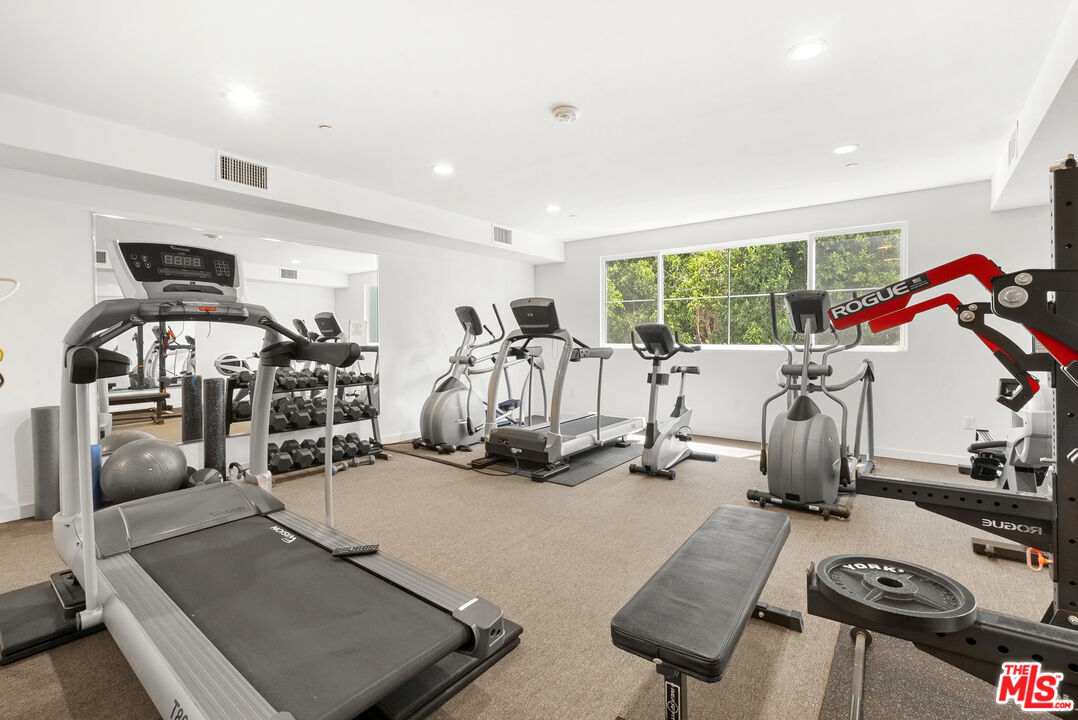 4240 Laurel Canyon Blvd Unit: 105