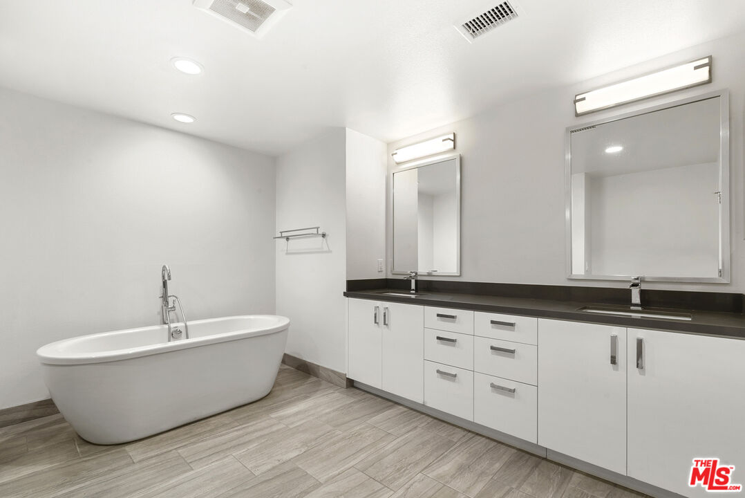 4240 Laurel Canyon Blvd Unit: 105